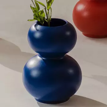Modrá váza Tuga