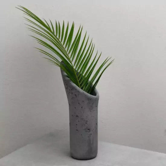 Betonová váza – šedá